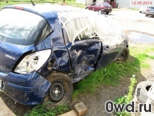 Битый автомобиль Opel Corsa