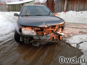 Битый автомобиль Renault Laguna